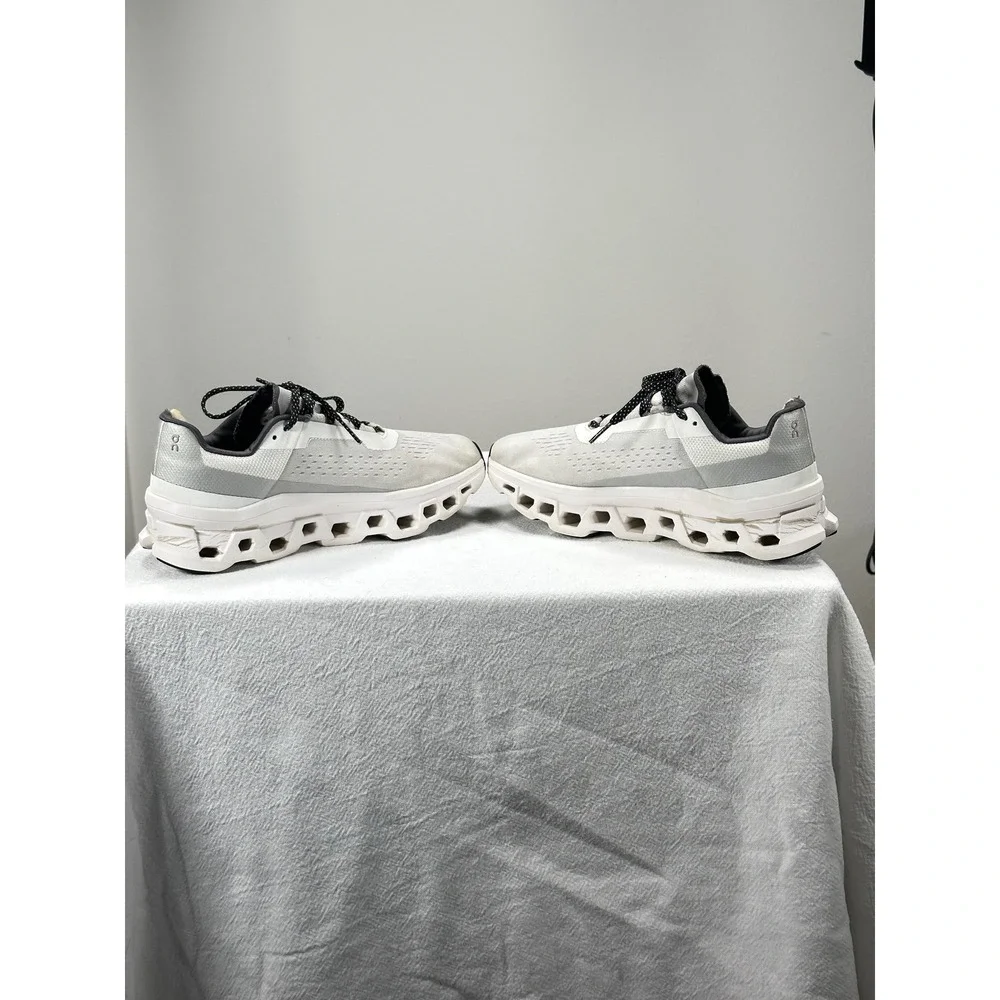 On Running quick padding sneaker